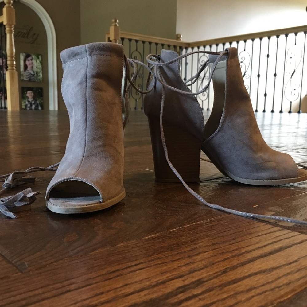 PERFECT FOR FALL LACED UP WEDGES
